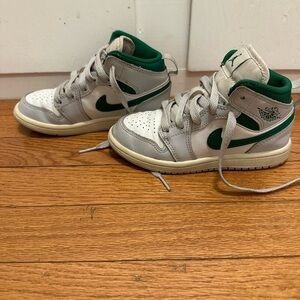 Nike Jordan Kids White and Green High-Top Sneakers 11C